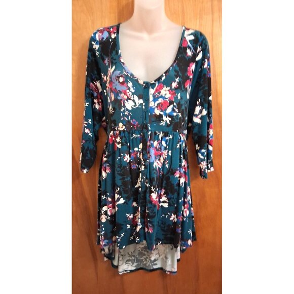 Torrid womens Top Dark Green Floral Hi-Lo Button-Front Rayon size 1X - Picture 2 of 5